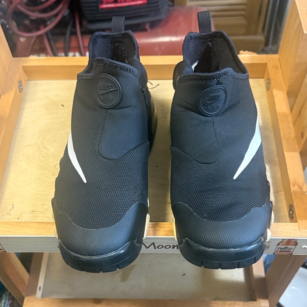 Nike Swoosh Air. Rare.Black Slip-On Sneakers with White size 12